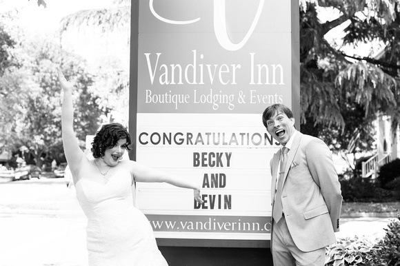 Becky-Devin-wedding00592bw